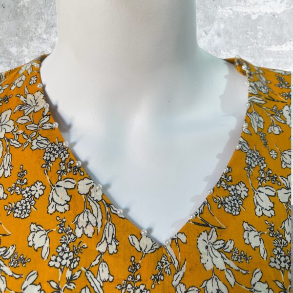 Yellow lawn ready to wear 2 pcs suit - Image 2