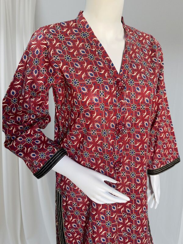 Maroon lawn 2 Pc suit - Image 3