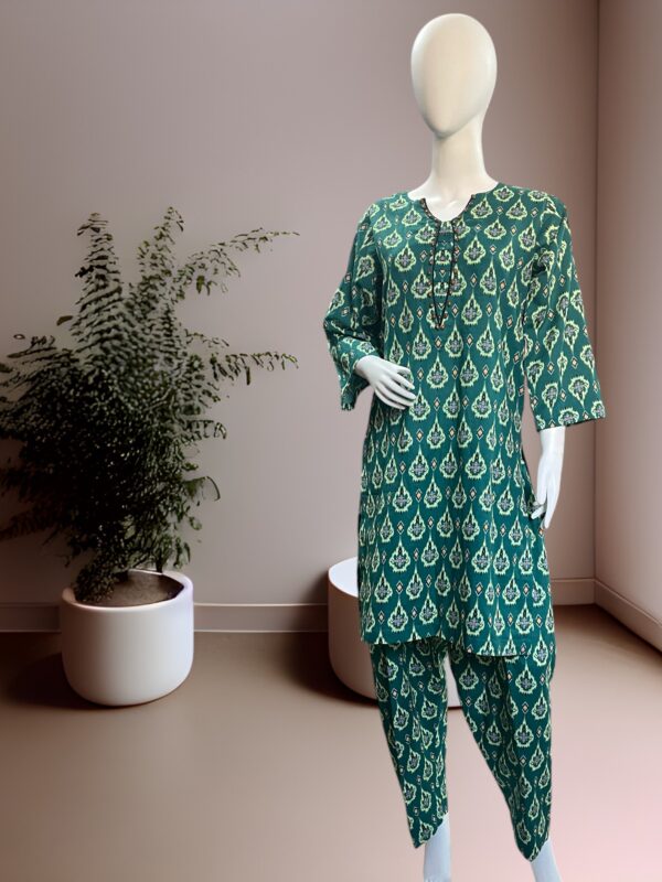 Flaming green Khaddar 2 Pc Suit - Image 4